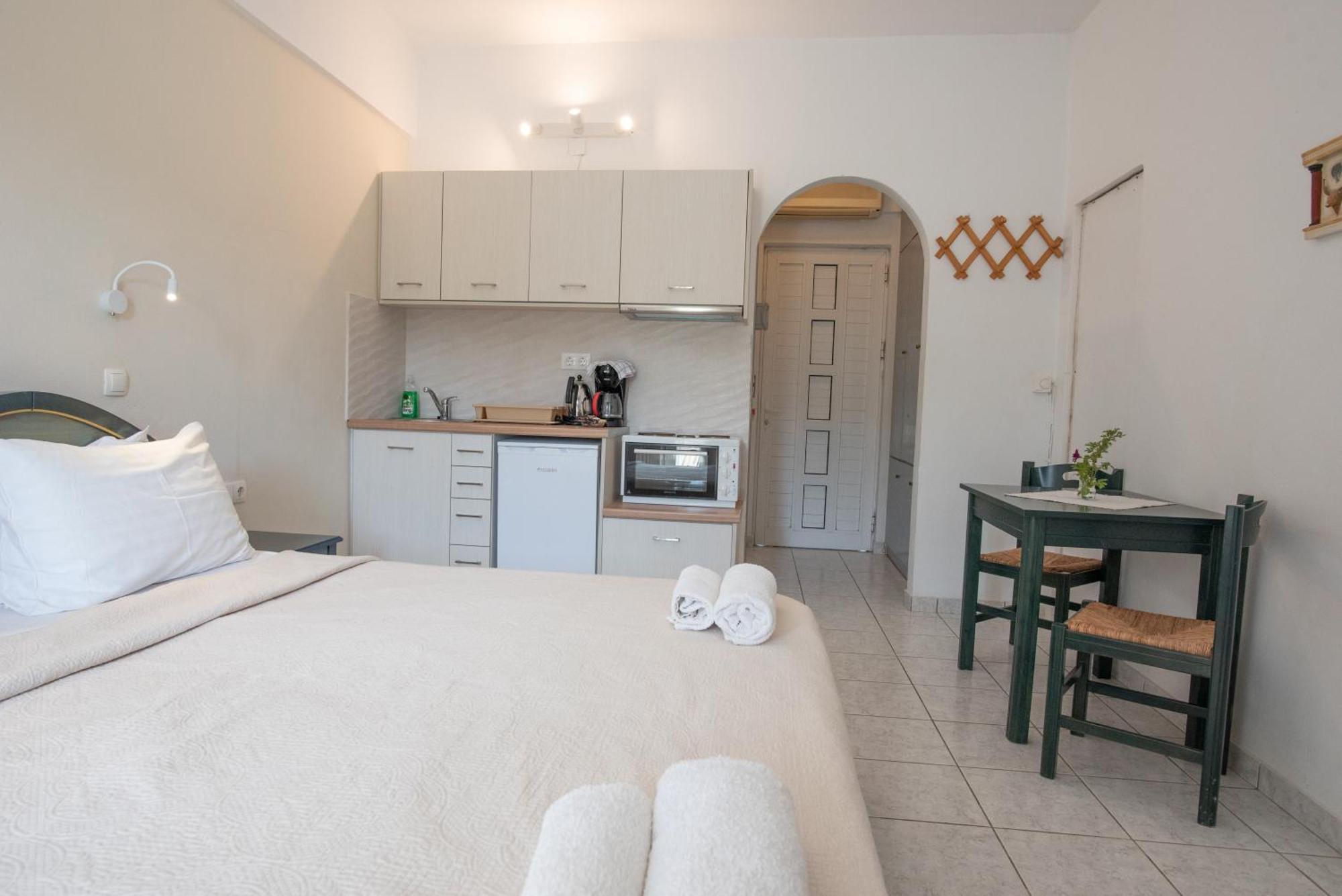 Antonis Apts, Physio Fitness Retreats Plakiász Kültér fotó