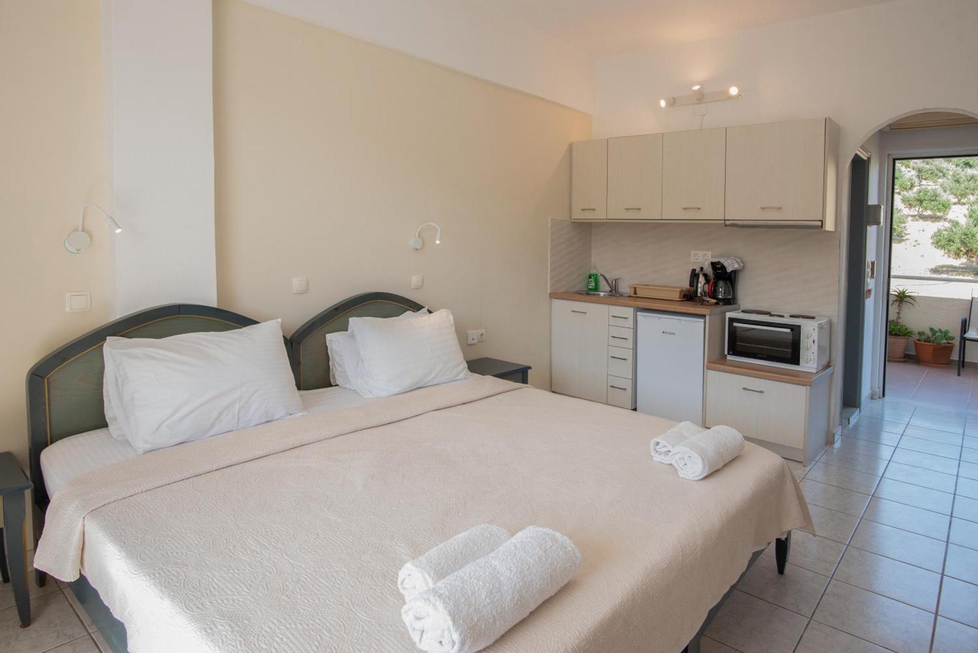 Antonis Apts, Physio Fitness Retreats Plakiász Kültér fotó