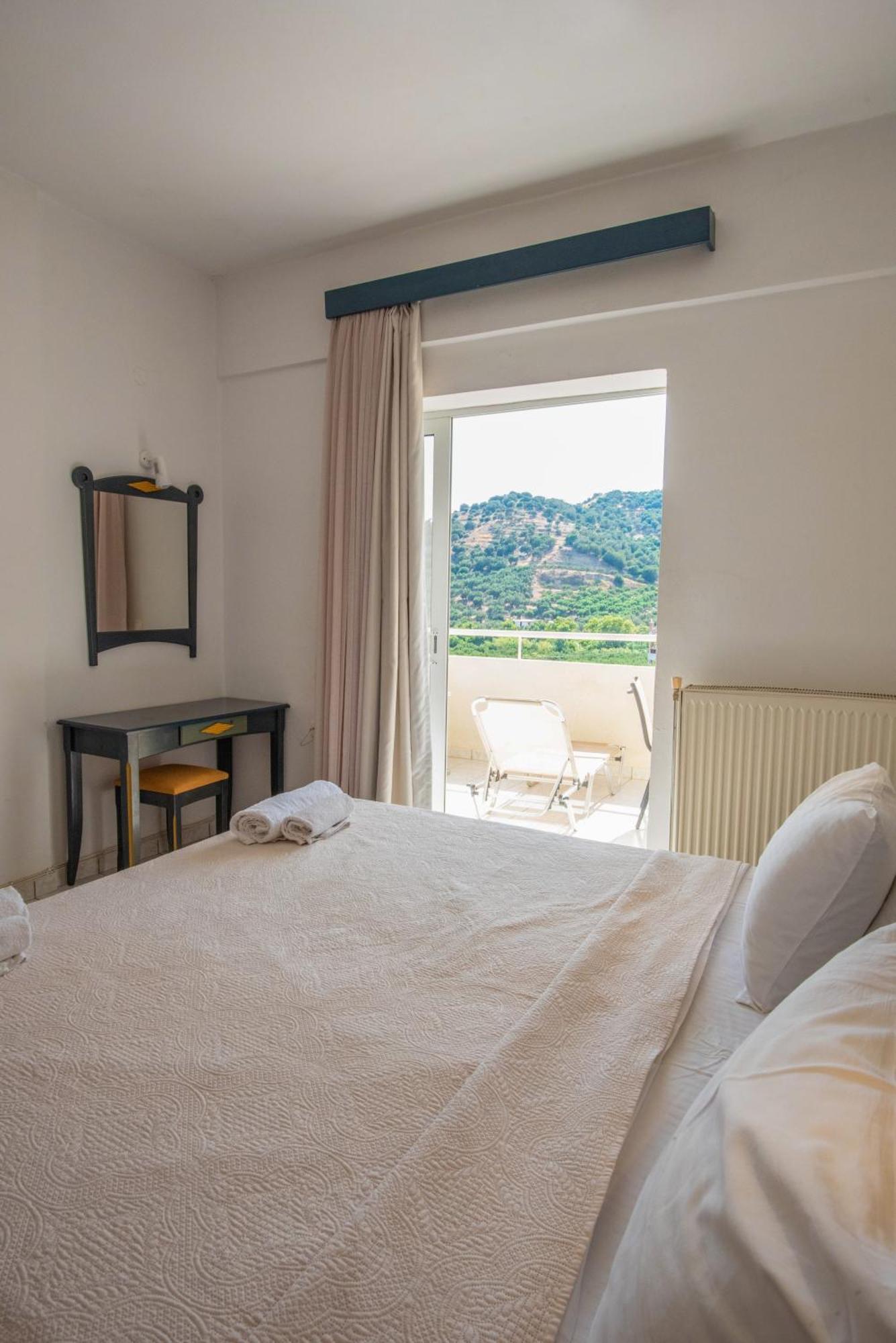 Antonis Apts, Physio Fitness Retreats Plakiász Kültér fotó